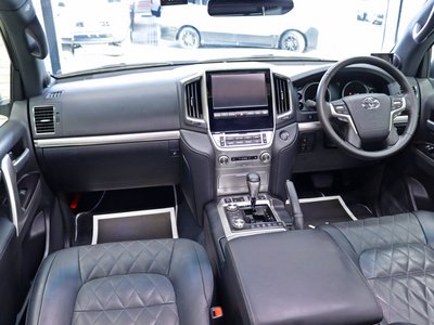 صورة 25 لـ 2017 Toyota LAND CRUISER 200