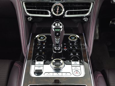 صورة 14 لـ 2023 Bentley FLYING SPUR