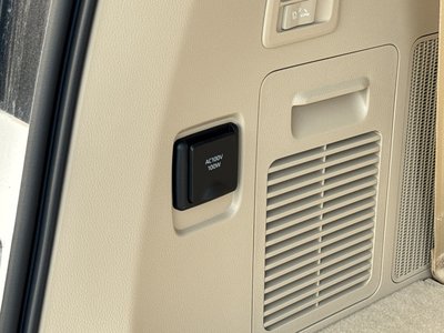 صورة 73 لـ 2025 Toyota LAND CRUISER 300
