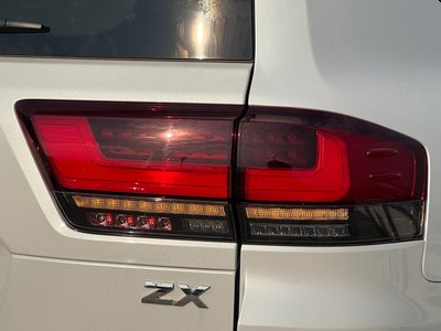 صورة 34 لـ 2025 Toyota LAND CRUISER 300