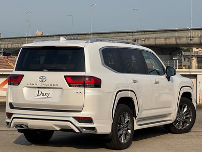 صورة 19 لـ 2025 Toyota LAND CRUISER 300