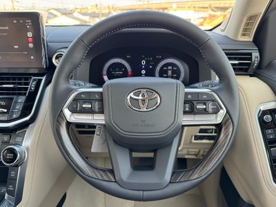 صورة 57 لـ 2025 Toyota LAND CRUISER 300