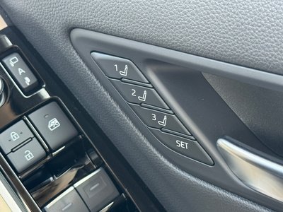 صورة 52 لـ 2025 Toyota LAND CRUISER 300
