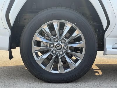 صورة 43 لـ 2025 Toyota LAND CRUISER 300