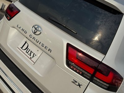 صورة 37 لـ 2025 Toyota LAND CRUISER 300