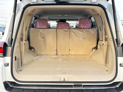صورة 76 لـ 2025 Toyota LAND CRUISER 300