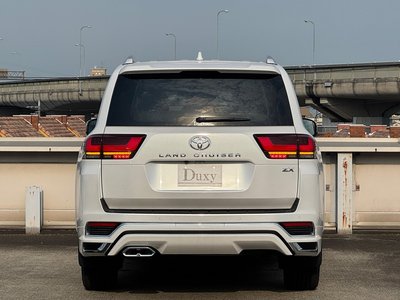 صورة 39 لـ 2025 Toyota LAND CRUISER 300