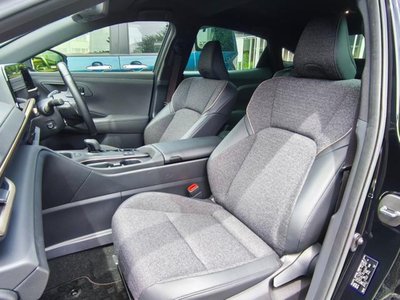 صورة 32 لـ 2025 Toyota CROWN CROSSOVER