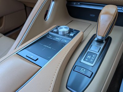 صورة 41 لـ 2021 Lexus LC CONVERTIBLE