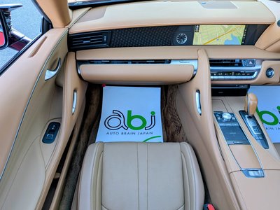 صورة 34 لـ 2021 Lexus LC CONVERTIBLE