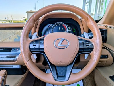 صورة 35 لـ 2021 Lexus LC CONVERTIBLE