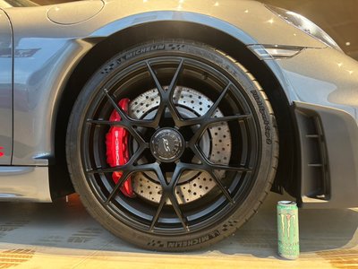 2025 Porsche 718 SPYDER thumbnail 38