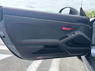 2025 Porsche 718 SPYDER thumbnail 41