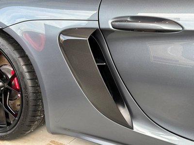2025 Porsche 718 SPYDER thumbnail 18