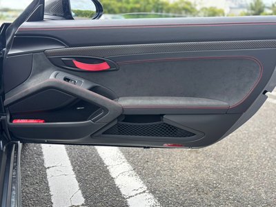 2025 Porsche 718 SPYDER thumbnail 40