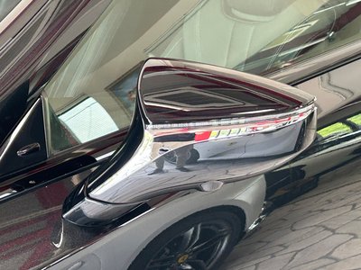 صورة مصغرة 35 لـ 2023 Lexus LC