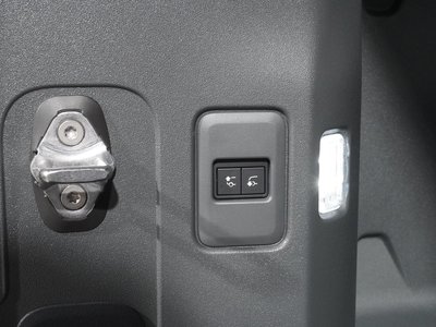 2024 LAND Rover DEFENDER thumbnail 41