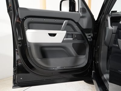 2024 LAND Rover DEFENDER thumbnail 38