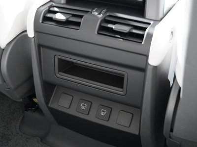 2024 LAND Rover DEFENDER thumbnail 30