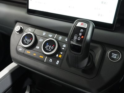 2024 LAND Rover DEFENDER thumbnail 25