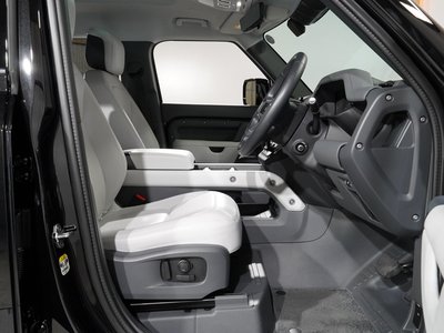 2024 LAND Rover DEFENDER photo 16