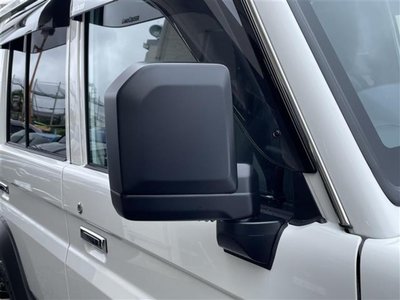 2025 Toyota LAND CRUISER 70 — миниатюра 36