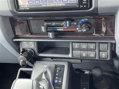 2025 Toyota LAND CRUISER 70 — миниатюра 9