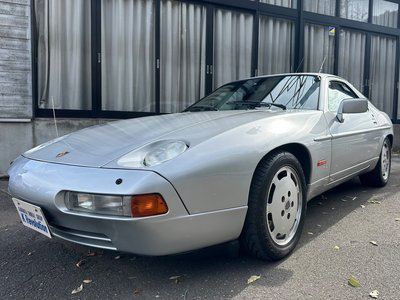 1990 Porsche 928 photo 1