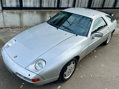 1990 Porsche 928 photo 2