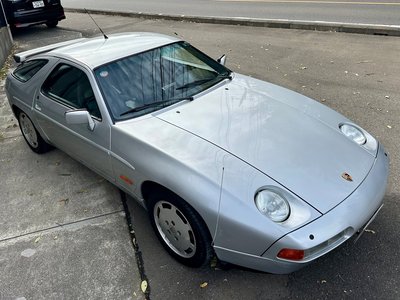 1990 Porsche 928 photo 4