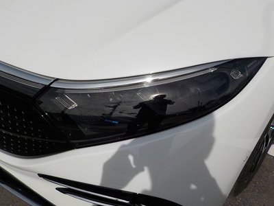 2025 Mercedes-BENZ EQS photo 2