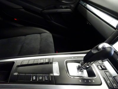 2014 Porsche CAYMAN photo 9