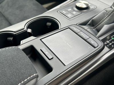 2025 Lexus IS 缩略图 30