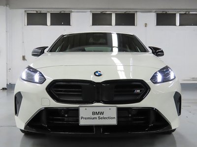 2025 BMW 1 SERIES photo 9