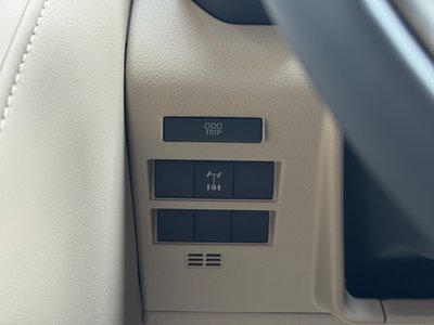 2025 Toyota LAND CRUISER 300 photo 14