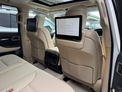 2025 Toyota LAND CRUISER 300 thumbnail 52