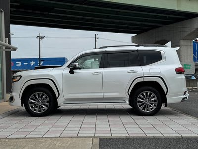 2025 Toyota LAND CRUISER 300 thumbnail 39
