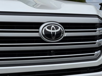 2025 Toyota LAND CRUISER 300 thumbnail 23