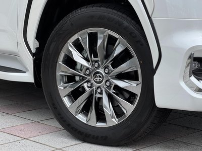 2025 Toyota LAND CRUISER 300 thumbnail 37