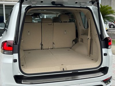2025 Toyota LAND CRUISER 300 thumbnail 45