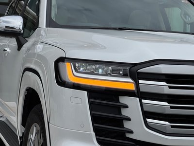 2025 Toyota LAND CRUISER 300 thumbnail 27