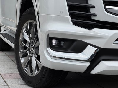 2025 Toyota LAND CRUISER 300 thumbnail 28