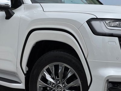 2025 Toyota LAND CRUISER 300 thumbnail 36