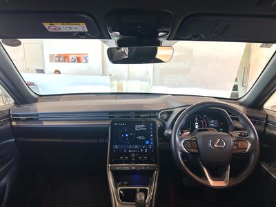 صورة 5 لـ 2024 Lexus LBX
