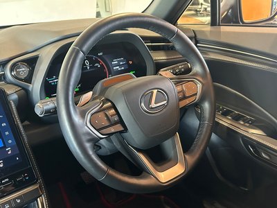 صورة 8 لـ 2024 Lexus LBX