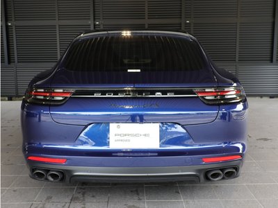 2020 Porsche PANAMERA photo 6