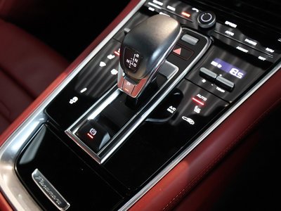 2020 Porsche PANAMERA thumbnail 29