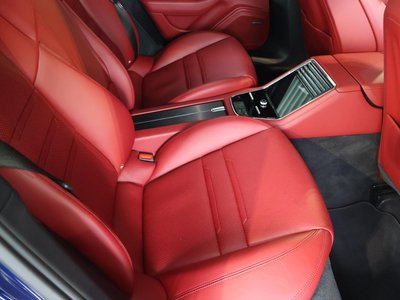 2020 Porsche PANAMERA thumbnail 35