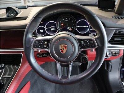 2020 Porsche PANAMERA photo 13