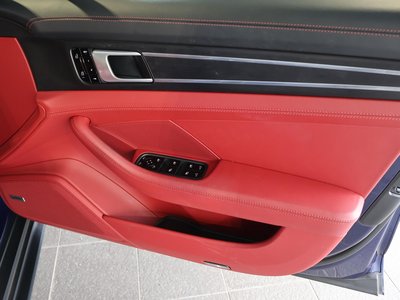 2020 Porsche PANAMERA thumbnail 25